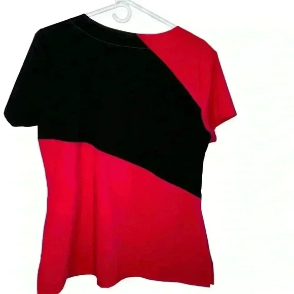 Lot of three scrub tops, Grey’s Anatomy and more sizes large and extra large - Picture 3 of 7